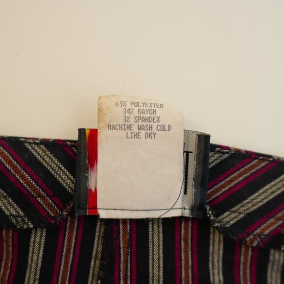 Torrid Red Black Gray Striped Capri / Cropped Pants -14- 37 / 24 Mid Rise Polyes - Picture 7 of 7